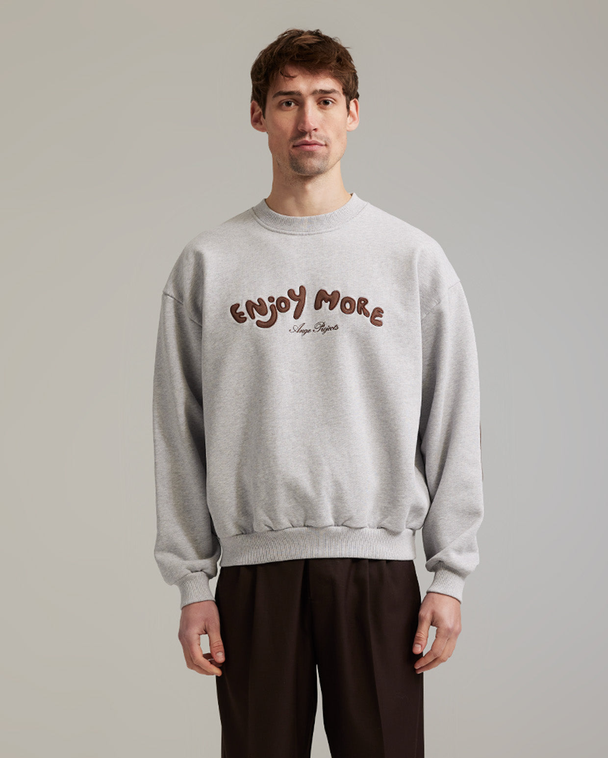 Enjoy more crewneck heather grey